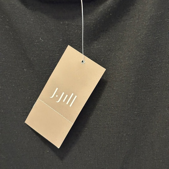 Elegant Black Women's Dress - Picture 4 of 11